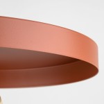 Lampa wisząca Sila D30 w kolorze ceglastym, z okrągłym kloszem z matowego metalu. Widok z boku, ukazujący krawędź klosza i fakturę jego powierzchni, mocowanie do lampy z gwintem E27.