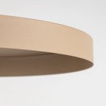 Lampa wisząca Sila D30 w kolorze ceglastym i beżowym, z szerokim, matowym kloszem. Ujęcie z boku, ukazujące teksturę i kształt klosza, montowanego na pojedynczym gnieździe E27. Proste tło podkreśla elegancki design.