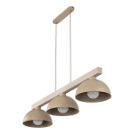 Lampa wisząca Oslo z trzema kloszami w beżowym kolorze, zawieszona na jasnym drewnianym stelażu. Klosze mają zaokrąglony kształt, a całość wisząca jest zamontowana na prostokątnej podstawie. Wisi na długich przewodach.