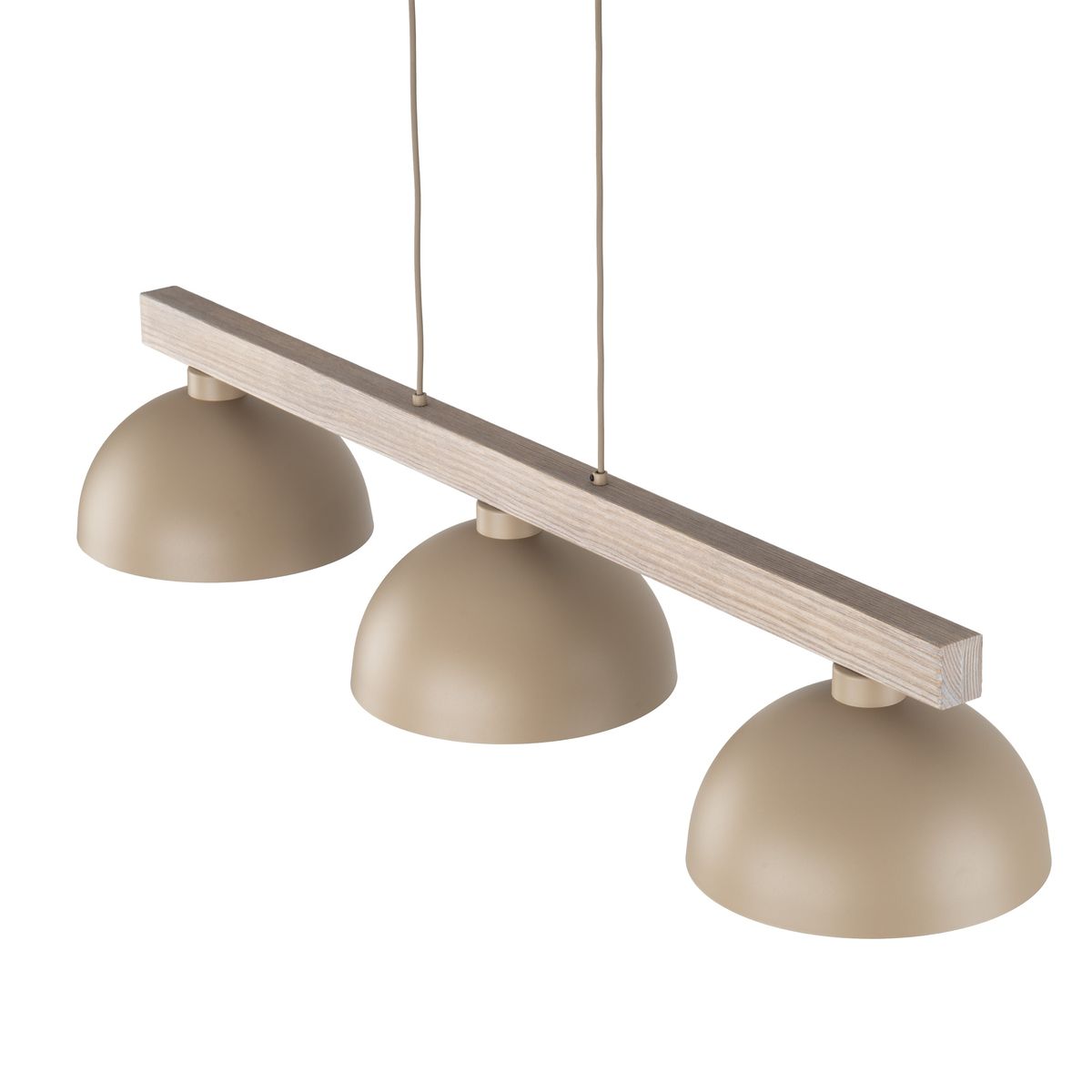 Lampa wisząca Oslo z trzema kloszami w kolorze beżowym, zawieszona na jasnym drewnianym elemencie. Klosze mają charakterystyczny, półkulisty kształt. Produkt zawiera miejsce na trzy żarówki E27, idealny do nowoczesnych wnętrz.