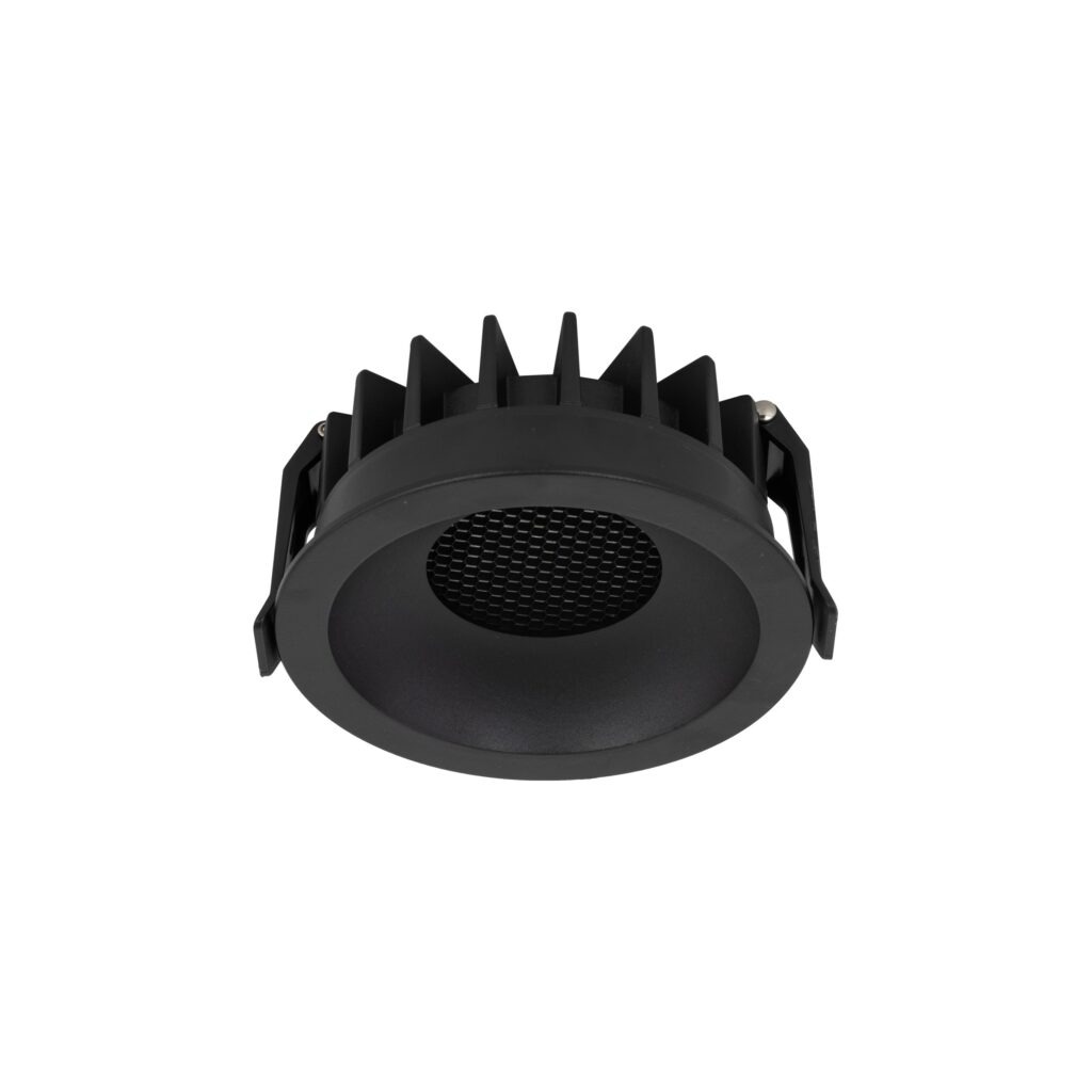 Czarna oprawa sufitowa Nexus do zabudowy z jedną diodą LED 18W, z widocznym siatkowanym wnętrzem i żeberkową strukturą na górze. Ujęcie z góry, pokazujące detale konstrukcji oraz mocowania.