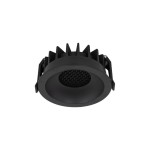 Czarna oprawa sufitowa Nexus do zabudowy z jedną diodą LED 18W, z widocznym siatkowanym wnętrzem i żeberkową strukturą na górze. Ujęcie z góry, pokazujące detale konstrukcji oraz mocowania.