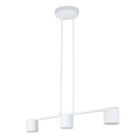 Lampa wisząca Mila z trzema oprawami GX53 w białym kolorze. Produkt wisi na dwóch białych kablach z okrągłym sufitem. Prosty, nowoczesny design, idealny do aranżacji wnętrz.
