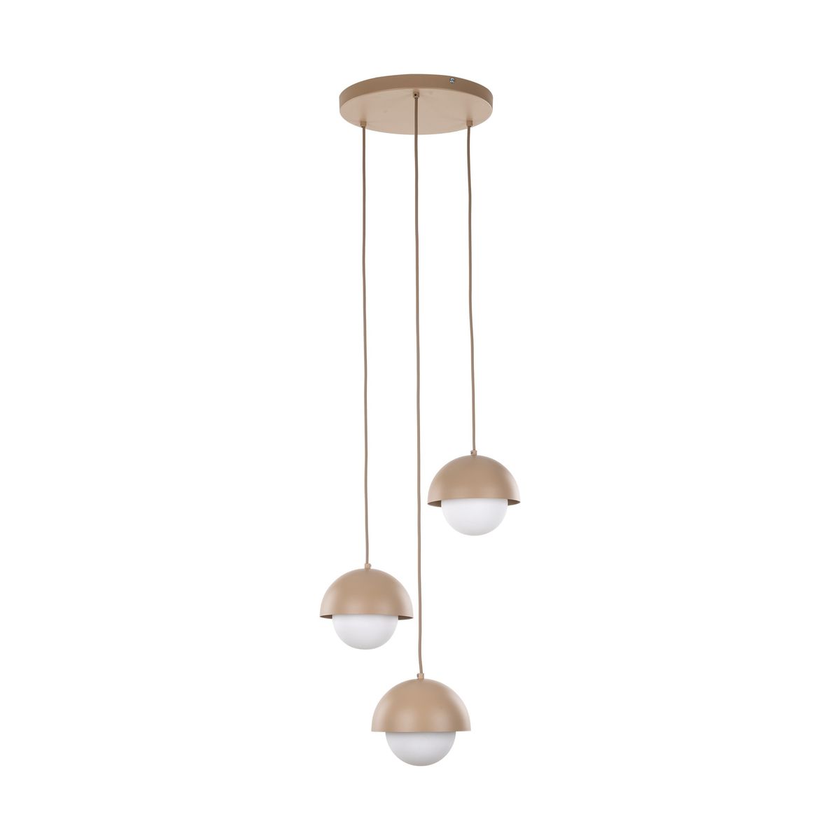 Lampa wisząca Bono z trzema kloszami, w kolorze beżowym, z okrągłymi, półkulistymi osłonami z mlecznego szkła. Zawieszona na długich przewodach z metalowym sufitem. Idealna do nowoczesnych wnętrz.