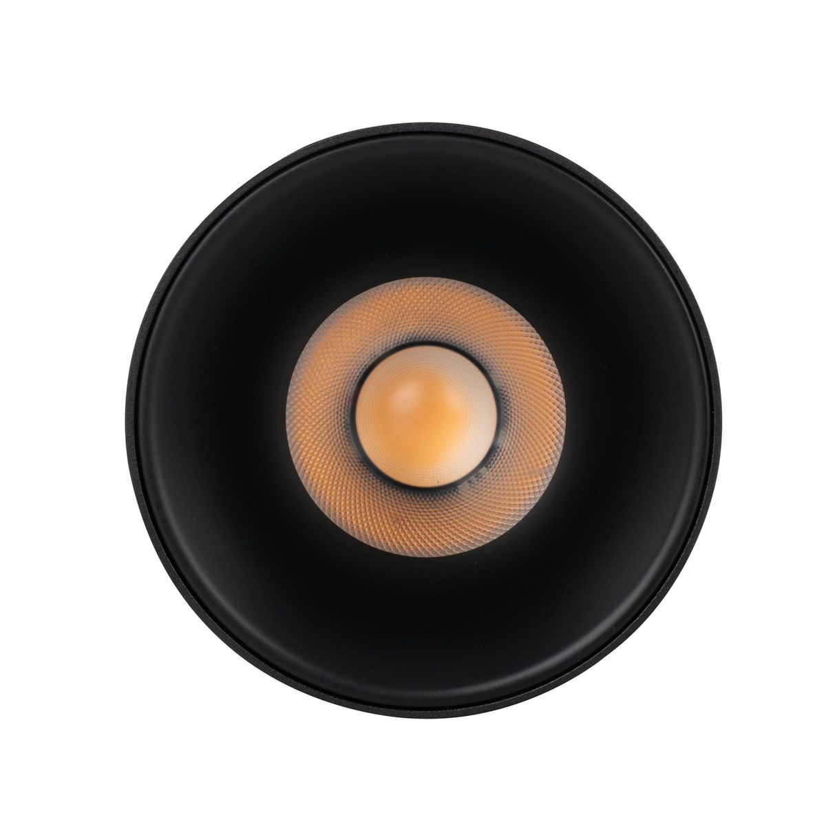 Lampa sufitowa Blaze 1xLED 12W w kolorze czarnym, z okrągłym kloszem. Zbliżenie na wnętrze klosza z diodą LED w centralnej części, otoczoną teksturowanym wzorem. Prosty, nowoczesny design, idealna do różnych aranżacji wnętrz.