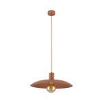 Lampa wisząca Astra w kolorze ceglastym z jedną oprawą E27. Ma okrągły, płaski klosz oraz przezroczystą żarówkę. Ujęcie frontalne, zawieszona na cienkim przewodzie, z prostym, okrągłym mocowaniem sufitowym. Tło białe.