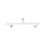 Biała lampa sufitowa Amis z trzema oprawami GU10, umieszczona na prostokątnej belce. Kąt ujęcia frontalny, ukazujący równomierne rozmieszczenie lamp. Zewnętrzna powierzchnia gładka, minimalistyczny design.