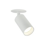 Biała lampa sufitowa podtynkowa Amis z jedną oprawą GU10, w kształcie cylindrycznym, zamontowana na okrągłej podstawie. Źródło światła skierowane w dół, na jednolitym tle. Idealna do oświetlenia wnętrz.