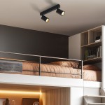 Czarna lampa sufitowa Amis z dwoma reflektorami GU10, zamontowana na suficie. Reflektory skierowane w dół, umieszczone na prostokątnej podstawie. Idealna do nowoczesnych wnętrz, oświetlają przestrzeń nad łóżkiem w loftowym stylu.