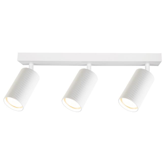 Lampa sufitowa Lucerno w kolorze białym z trzema reflektorami GU10. Reflektory mają żłobioną fakturę i są zamocowane na prostokątnej, płaskiej podstawie. Kąt ujęcia pokazuje lampę z przodu, z widocznymi detalami.