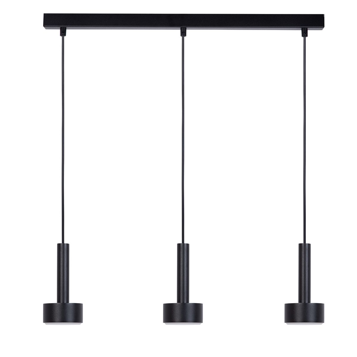 Lampa wisząca Stamp z trzema oprawami GX53, w kolorze czarnym. Zawieszona na prostokątnej podstawie, z długimi przewodami. Nowoczesny design z minimalistycznymi, cylindrycznymi elementami.