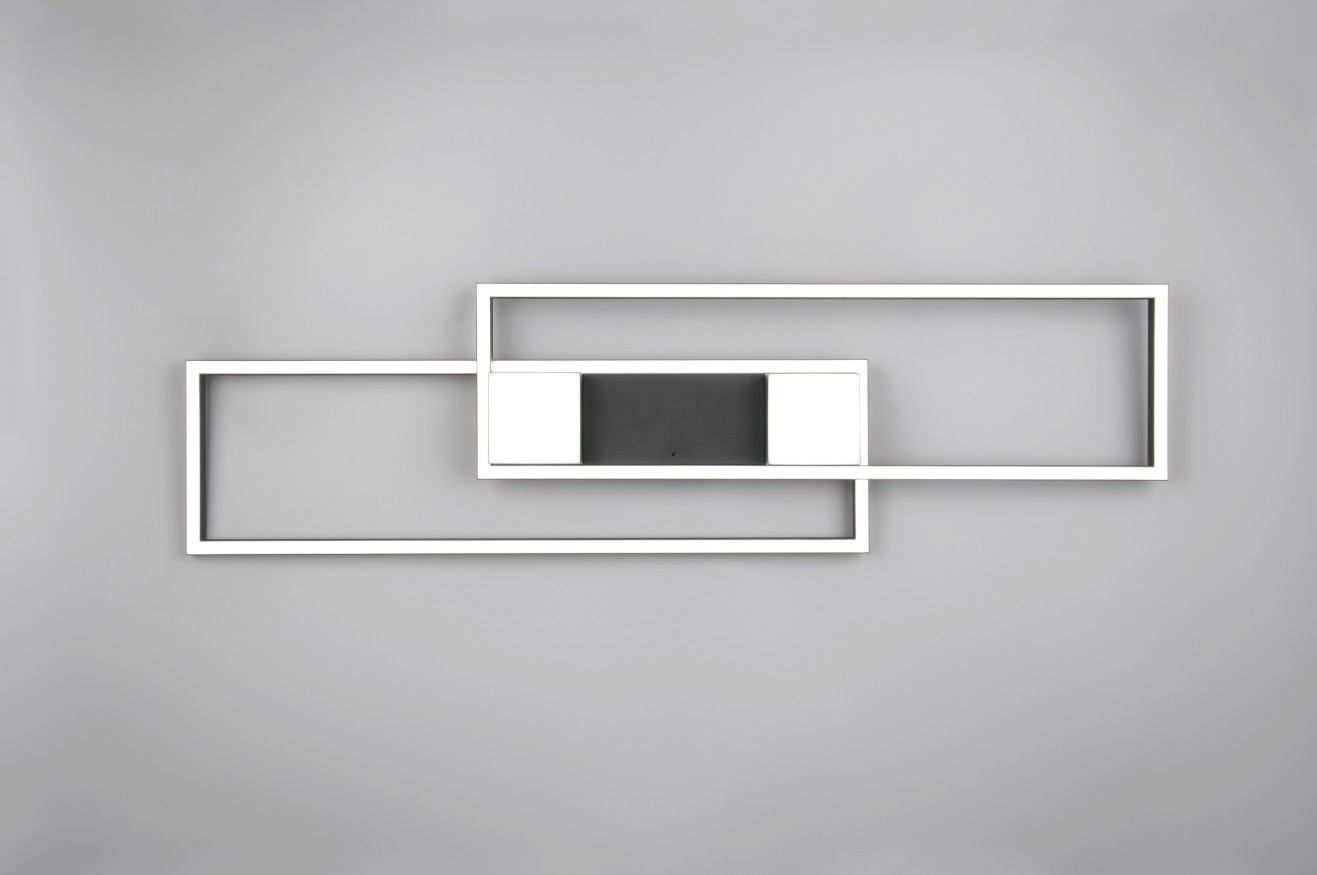 Lampa sufitowa Albany LED o mocy 37W w kolorze czarnym. Produkt ma nowoczesny, geometryczny kształt z dwoma prostokątnymi ramkami. Widoczny jest pilot do zdalnego sterowania. Ujęcie frontalne, na jasnoszarym tle.