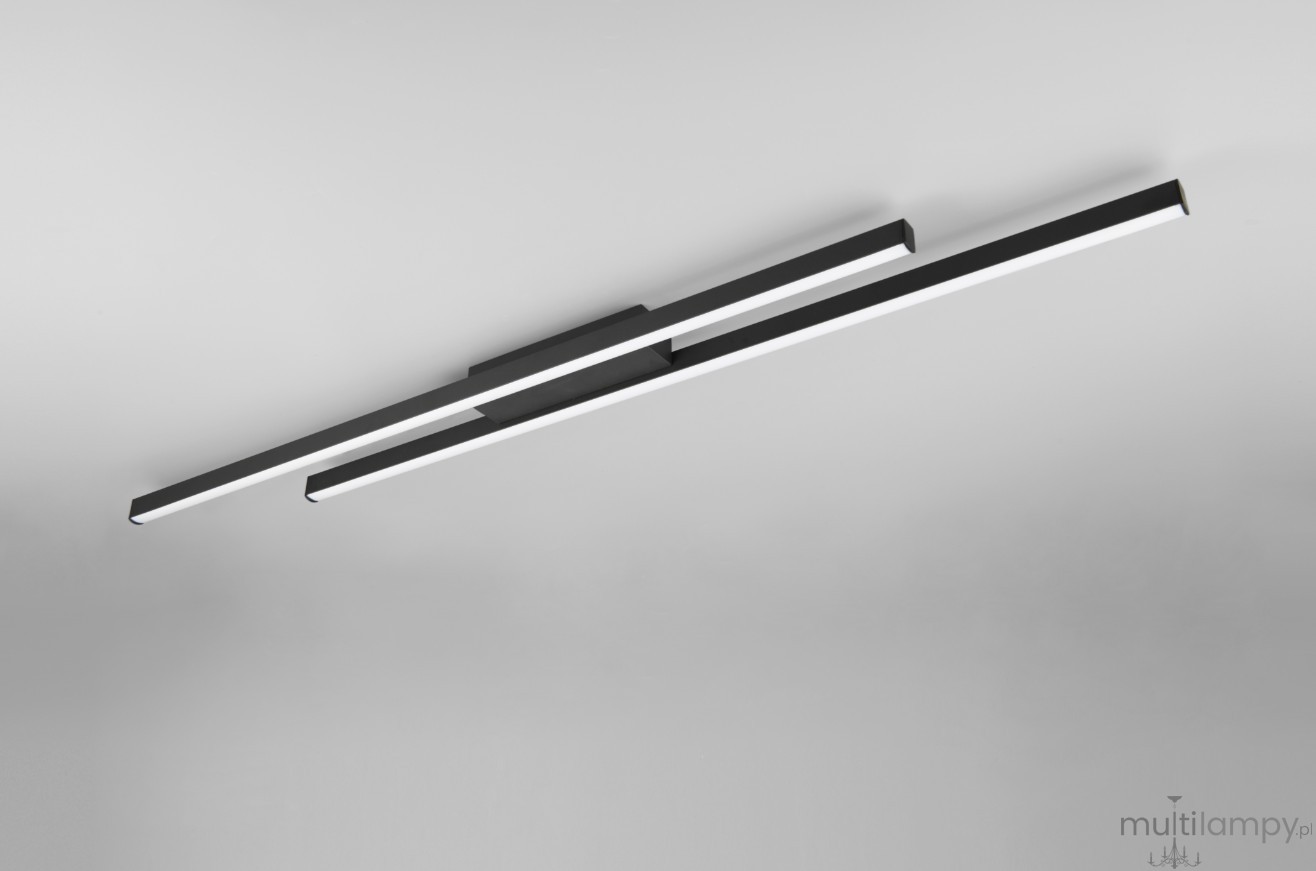 Lampa sufitowa Odio z dwoma paskami LED o mocy 22W w kolorze czarnym. Produkt zamontowany na suficie, z prostymi, równoległymi liniami, zapewnia nowoczesny wygląd. Kąt ujęcia z góry, na jednolitym tle.