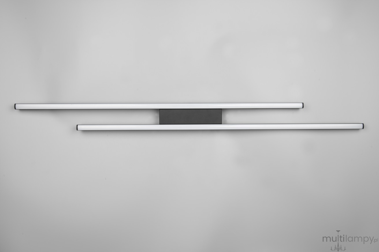 Lampa sufitowa Odio z dwiema lampami LED o mocy 22W. Czarna konstrukcja z prostokątnym, centralnym elementem. Ułożona poziomo, z dwiema równoległymi, podłużnymi oprawami świetlnymi w kolorze białym, na jednolitym tle.