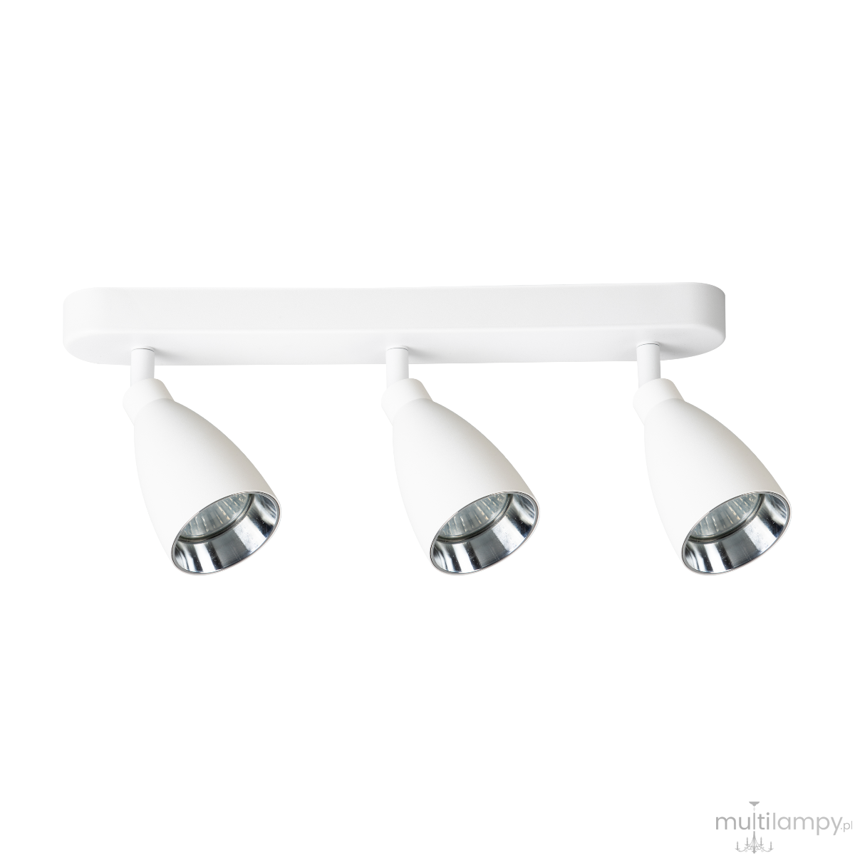 Lampa sufitowa Campana z trzema reflektorami GU10 w kolorze białym. Reflektory mają matowe białe wykończenie i metaliczne wnętrze, zamontowane na prostokątnej, białej podstawie. Ujęcie frontalne, produkt przeznaczony do oświetlenia wnętrz.