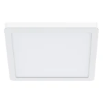 Plafon LED Evora Square 17x17 cm w kolorze białym, o mocy 12W. Posiada prostokątny kształt z matowym, białym kloszem. Ujęcie frontalne, produkt zamontowany na suficie, bez widocznych dodatkowych elementów.