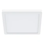 Plafon LED Evora Square 17x17 cm, moc 12W, w kolorze białym. Kwadratowy kształt z matową powierzchnią, zamontowany w pozycji poziomej. Prosty, nowoczesny design, idealny do oświetlenia wnętrz.