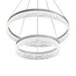 Lampa wisząca LED Gala 52W 4000K w kolorze srebrnym, składająca się z dwóch okrągłych pierścieni z przezroczystym, teksturowanym kloszem, zawieszona na cienkich linkach. Przyjemne, neutralne oświetlenie.