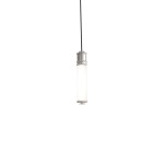 Lampa wisząca LED Omi I Cromo 10W 3000K w kolorze chromu, w kształcie cylindrycznym, z mlecznym kloszem, zawieszona na czarnym przewodzie. Wykończenie metalowe, minimalistyczny design, przeznaczona do oświetlenia wnętrz.