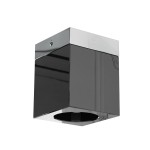 Lampa sufitowa Cubo Nero w kolorze chromu i czerni, o kształcie sześcianu. Zawiera miejsce na żarówkę G9. Ujęcie z boku, ukazujące gładką, błyszczącą powierzchnię oraz metalowy detal na górze.