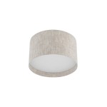 Lampa sufitowa Cedro S w kolorze beżowym, z okrągłym kloszem z teksturowanego materiału, przeznaczona na jedną żarówkę E27. Produkt prezentowany w ujęciu frontalnym, zawieszony na suficie.