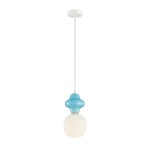 Lampa wisząca Latera D15 w kolorze niebieskim, z podwójną osłoną: górna część w kształcie kulistej czaszy, dolna część biała, okrągła. Zawieszona na białym kablu, przymocowana do okrągłej podstawy sufitowej. Wymaga żarówki E14.