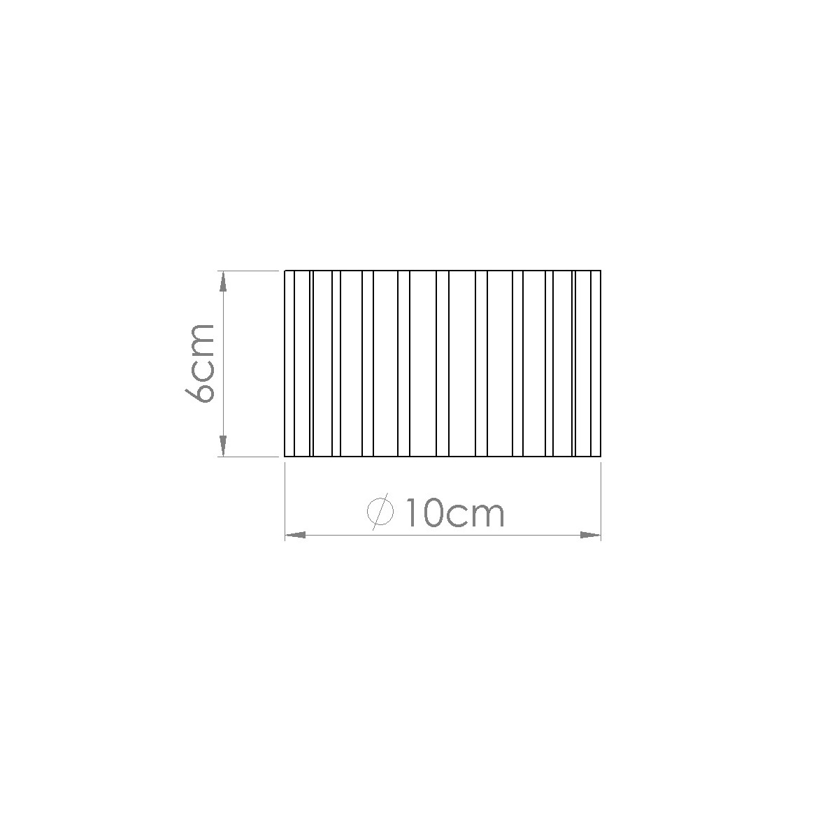 Czarna lampa sufitowa Aura z jednym gniazdem GX53, o cylindrycznym kształcie. Wymiary: średnica 10 cm, wysokość 6 cm. Wykończenie z poziomymi rowkami, montowana na suficie. Prosta, nowoczesna konstrukcja, idealna do różnych wnętrz.