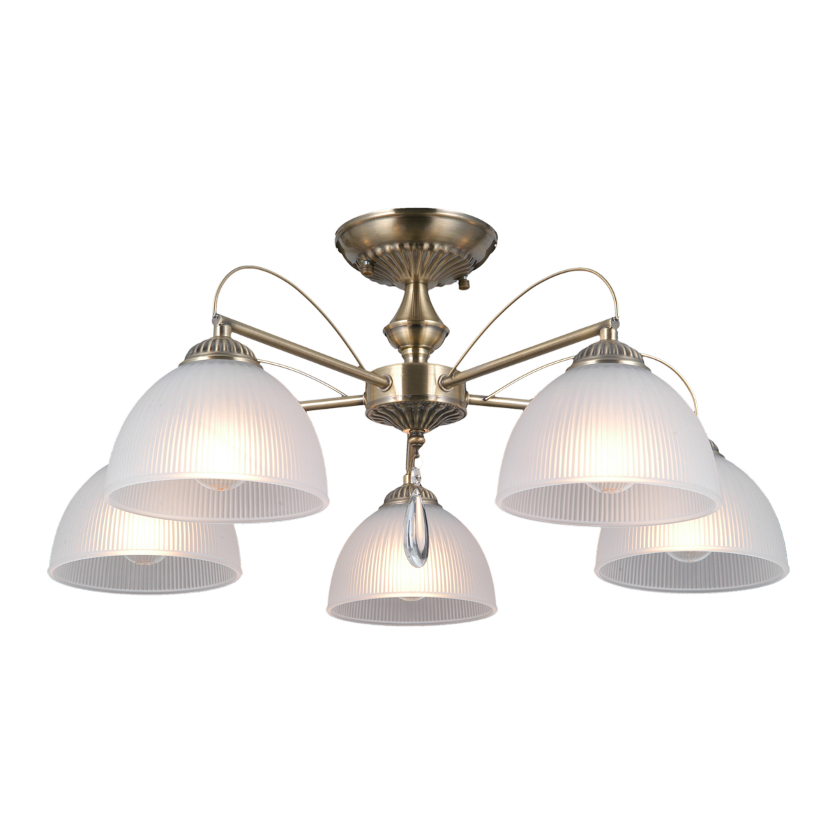 Lampa sufitowa Moreti w kolorze antycznego mosiądzu z pięcioma kloszami w białym, prążkowanym szkle. Produkt zamontowany na okrągłej podstawie, z wyeksponowanymi żarówkami E27. Elegancki design, idealny do różnych wnętrz.