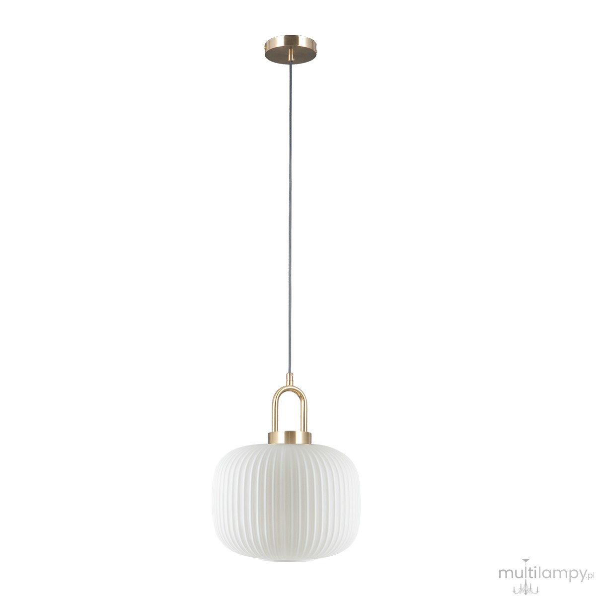 Lampa wisząca Fosse z białym kloszem o żłobieniach i złotym detalem u góry, zawieszona na cienkim przewodzie. Klosz ma okrągły, lekko spłaszczony kształt. Idealna do nowoczesnych wnętrz.