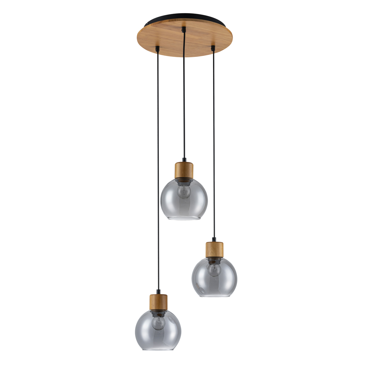Lampa wisząca Velma z trzema szklanymi kloszami w kształcie kul, zawieszonymi na czarnych przewodach. Drewno w kolorze naturalnym stanowi górną osłonę. Klosze są przejrzyste, z metalowymi mocowaniami. Produkt wisi prosto z sufitu.