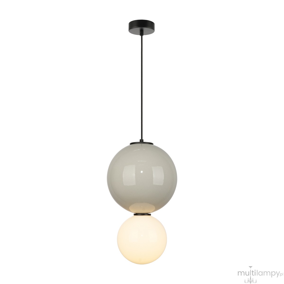 Lampa wisząca LED Pieve D25 z szarym kloszem i białą kulą, zawieszona na czarnym przewodzie. Kształt kulisty, wysokość 3000K, moc 7W. Prosta forma idealna do nowoczesnych wnętrz.