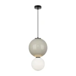 Lampa wisząca LED Pieve D25 o mocy 7W, kolor szary z dwoma kulistymi kloszami: górny w odcieniu szaro-białym, dolny biały. Zawieszona na cienkim czarnym przewodzie, montowana do sufitu. Emisja ciepłej bieli światła 3000K.