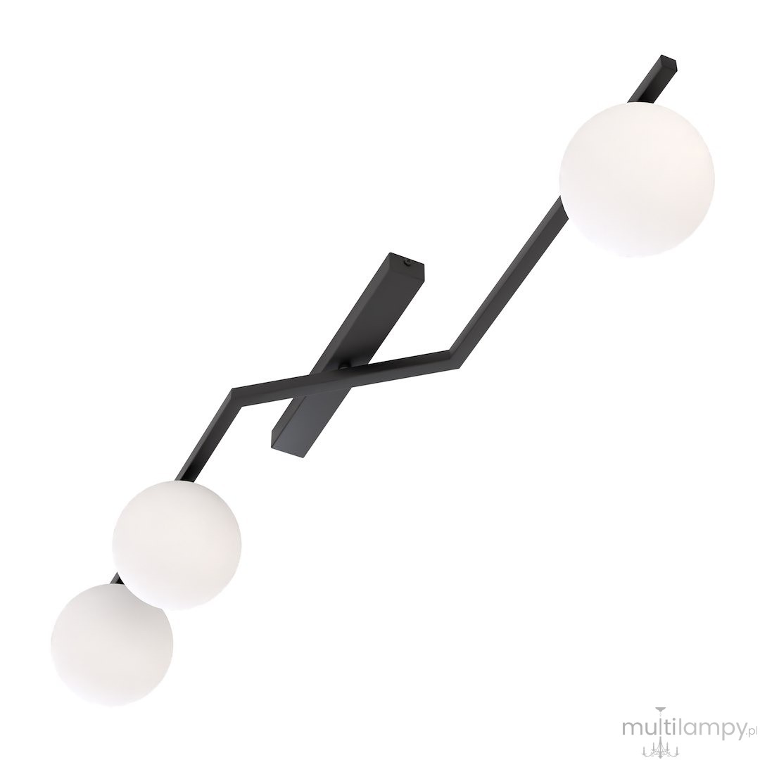 Lampa sufitowa Naton z trzema opalowymi kulami, na czarnym, metalowym ramieniu w kształcie zygzaka. Ułożona poziomo, z widocznymi miejscami na źródła światła E14. Prosta, nowoczesna forma, idealna do różnych wnętrz.