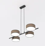 Lampa wisząca Drumz 4xE14 w brązowej kolorystyce, składająca się z czterech okrągłych kloszy na czarnym stelażu. Klosze mają jasne, okrągłe wnętrza i teksturowaną brązową osłonę. Zawieszona na dwóch cienkich linkach, zamontowana na prostokątnej podstawie.