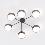 Brązowa lampa sufitowa Maga z sześcioma kloszami w kształcie cylindrów, wyposażona w gniazda E14. Klosze mają białe, okrągłe szkło, a całość zamocowana na czarnej metalowej konstrukcji. Lampa wisząca, umieszczona na tle białego sufitu.