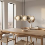Lampa wisząca Model 1488/6 w kolorze czarnym, z sześcioma okrągłymi kloszami w odcieniu mokka. Zawieszona nad drewnianym stołem w jasnym wnętrzu, podwieszona na cienkich czarnych linkach. Idealna do nowoczesnych aranżacji.