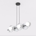 Lampa wisząca Model 1489/6 w kolorze czarnym i szarym, z sześcioma oprawami G9. Posiada okrągłe klosze z białym wykończeniem, zawieszona na dwóch czarnych linkach. Ujęcie z dołu, na jednolitym tle.