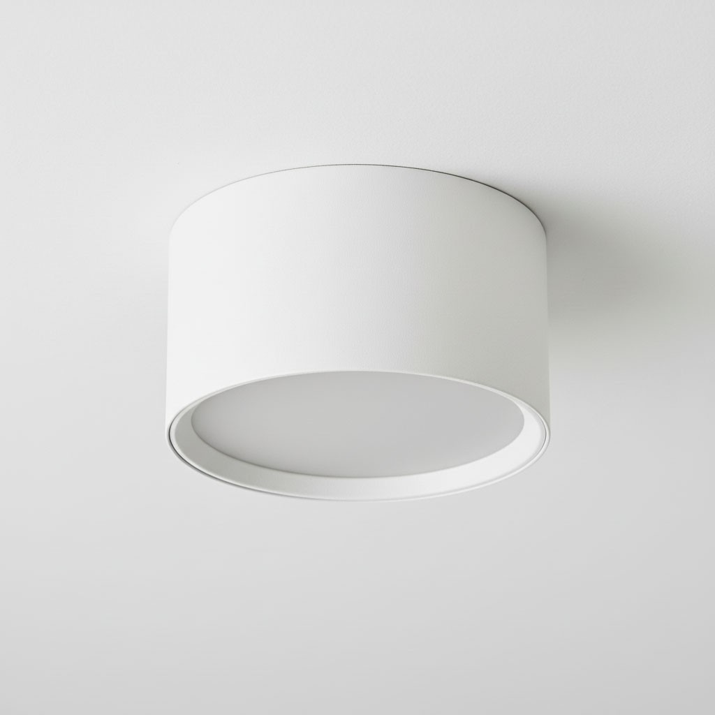 Leto lampa sufitowa tuba 1xGX53 w kolorze białym, o okrągłym kształcie, zamontowana na suficie. Zewnętrzna powierzchnia matowa, z widoczną oprawą do żarówki GX53. Prosty design, pasujący do nowoczesnych wnętrz.