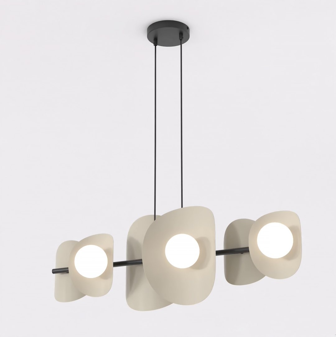 Lampa wisząca Elementi 6xG9 w kolorze czarnej mokki. Posiada trzy asymetryczne klosze w odcieniu jasnego beżu, zawieszone na cienkich, czarnych linkach. Klosze mieszczą okrągłe żarówki, zapewniając efektowne oświetlenie.