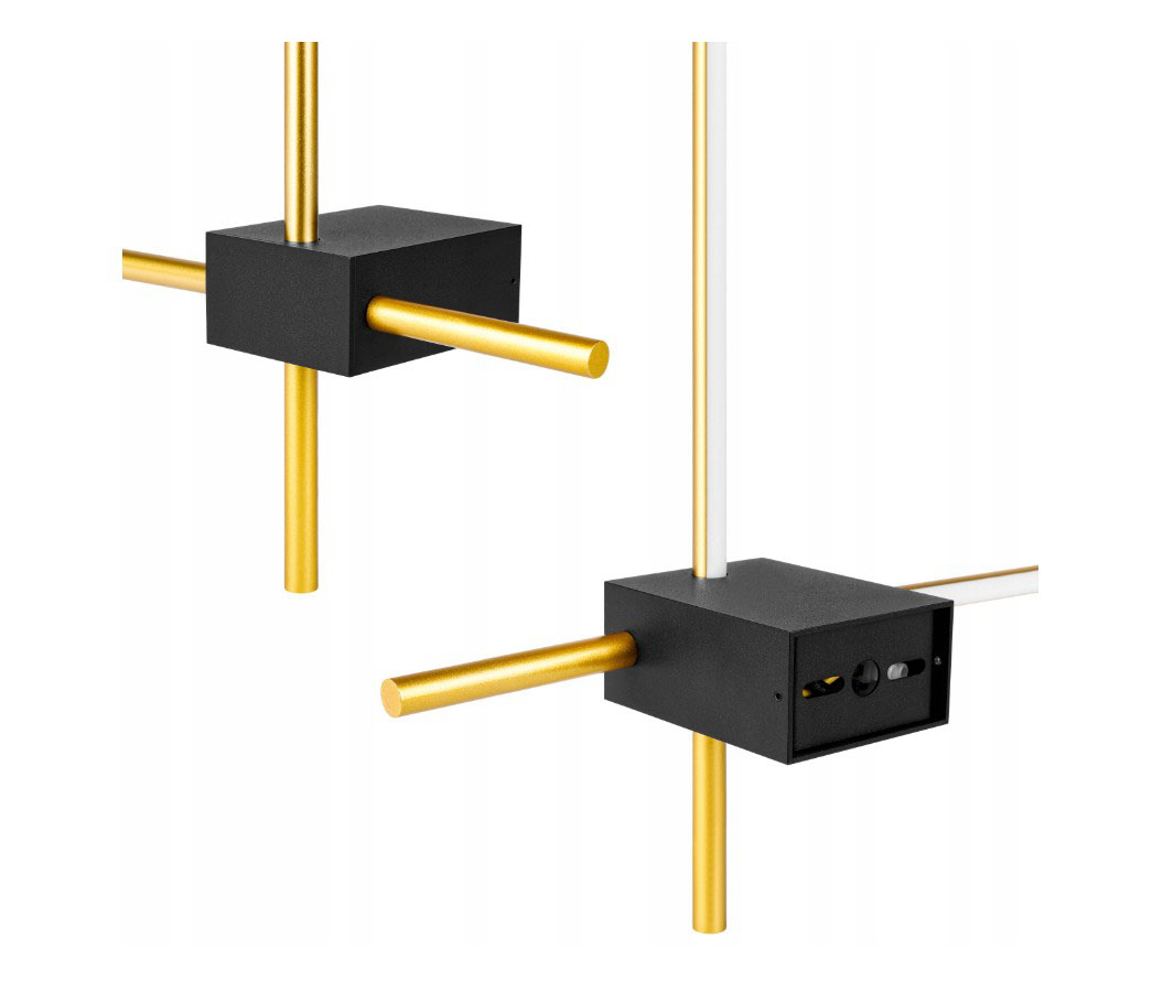 Kinkiet LED Como 2x60, moc 12W, kolor złoty i czarny. Konstrukcja z czarnym prostokątnym korpusem i dwoma złotymi rurkami. Oświetlenie w formie prostych, minimalistycznych linii, z widocznym miejscem na podłączenie.