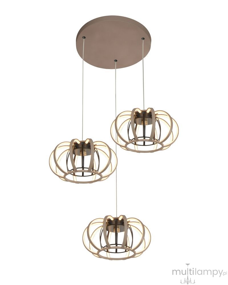 Lampa wisząca Salo z trzema kloszami LED, w kolorze piaskowym i czarnym. Klosze mają okrągły kształt z metalowymi detalami. Produkt zawieszony na cienkich linkach z okrągłą, płaską podsufitką w odcieniu piaskowym.