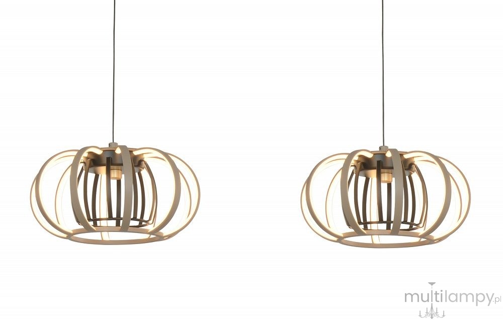Lampa wisząca Salo w kolorze piaskowym i czarnym, z czterema źródłami LED, o nowoczesnym, półkulistym kształcie. Widoczne metalowe elementy w formie otwartych pierścieni, zawieszona na cienkim przewodzie. Tło proste, białe.
