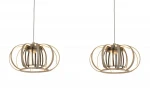 Lampa wisząca Salo w kolorze piaskowym i czarnym, z czterema źródłami LED, o nowoczesnym, półkulistym kształcie. Widoczne metalowe elementy w formie otwartych pierścieni, zawieszona na cienkim przewodzie. Tło proste, białe.