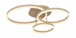 Lampa sufitowa Ravello 3xLED 48W w kolorze piaskowym, z trzema okrągłymi pierścieniami LED o różnej wielkości, zamontowana na okrągłej podstawie. Ujęcie z boku, ukazujące stylowy, nowoczesny design.