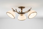 Lampa sufitowa Altea 3-punktowa w kolorze patyny. Posiada trzy klosze w kształcie półkul, wykonane z mlecznego szkła, zamocowane na eleganckich, metalowych ramionach. Ujęcie z góry, produkt zamontowany na suficie.
