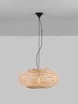 Lampa wisząca Guardia z czarnym mocowaniem, wykonana z naturalnego hiacyntu wodnego. Okrągły klosz w jasnym kolorze o teksturowanej powierzchni, zawieszony na cienkim łańcuszku, idealna do nowoczesnych wnętrz.
