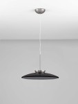 Lampa wisząca Huanuco 1xLED 21W w kolorze niklowym, wykonana z aluminium. Posiada okrągły uchwyt sufitowy oraz szeroki, płaski klosz w odcieniu czerni, zawieszony na cienkim przewodzie. Produkt prezentowany na szarym tle.