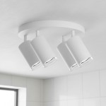 Lampa sufitowa Turyn IP44 w kolorze białym z czterema reflektorami GU10. Ułożona w pozycji wiszącej, z okrągłą podstawą i cylindrycznymi kloszami, idealna do oświetlenia wnętrz, takich jak łazienka.