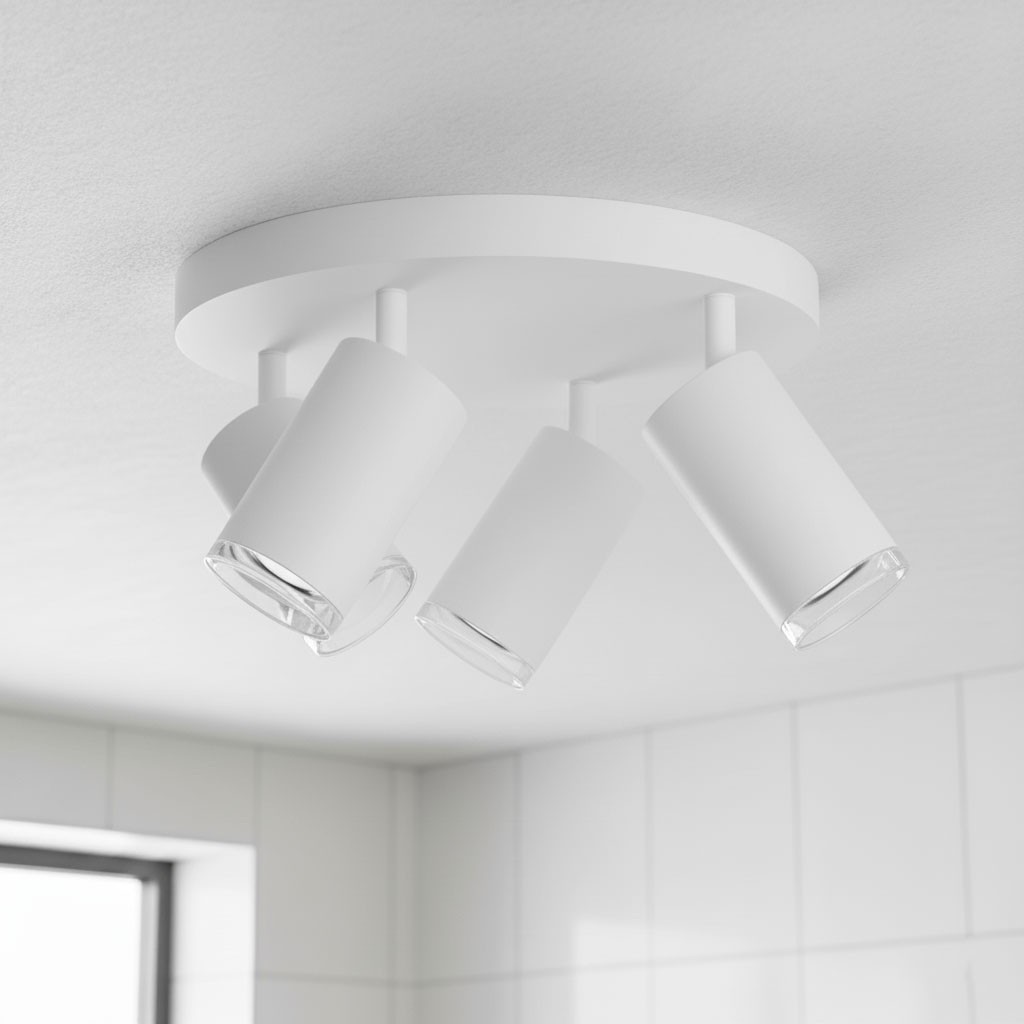 Lampa sufitowa Turyn IP44 w kolorze białym z czterema ruchomymi reflektorami GU10. Okrągła podstawa montażowa, z widocznymi szklanymi kloszami. Ujęcie z dołu, pokazujące detal i kierunek światła. Idealna do oświetlenia wnętrz.