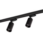 Zestaw szynowy 1,5m Pipe Track w kolorze czarnym, z dwoma reflektorami GU10. Reflektory o cylindrycznym kształcie, zawieszone na prostokątnej szynie, widoczne z boku. Szyna zamontowana na suficie, w minimalistycznym stylu.